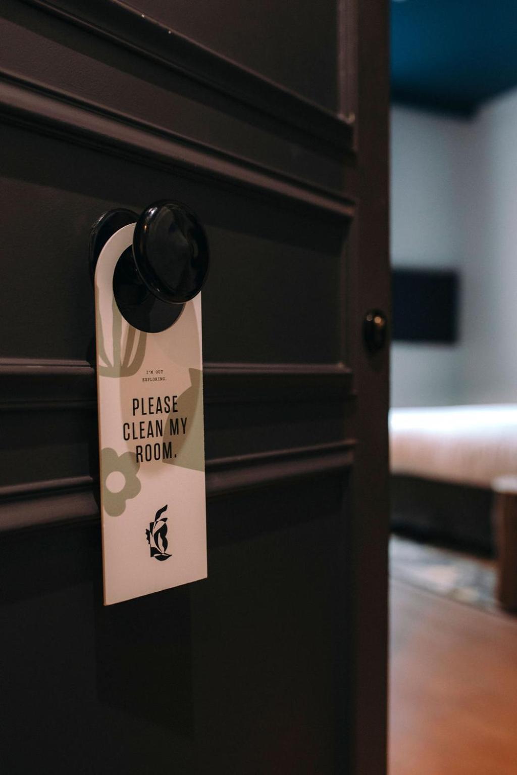 เลอ เบลวาล Hotel ปารีส ภายนอก รูปภาพ